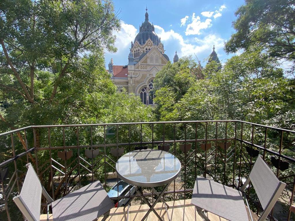 Synagoge View Loft Bestern Szegedin Exterior foto